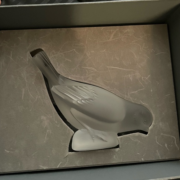 Lalique France frosted crystal bird figurine - Picture 2 of 7